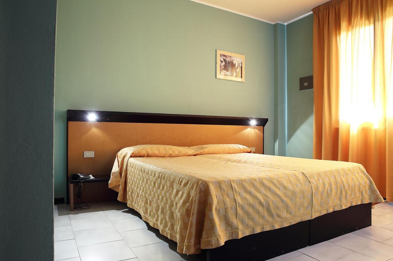 Green Sporting Club Hotel Альгеро Экстерьер фото